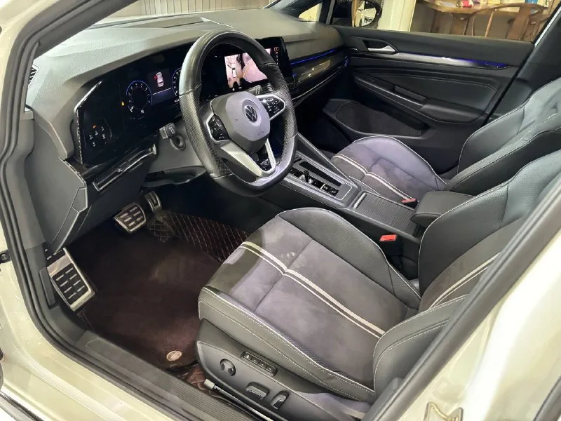Volkswagen Golf R-Line