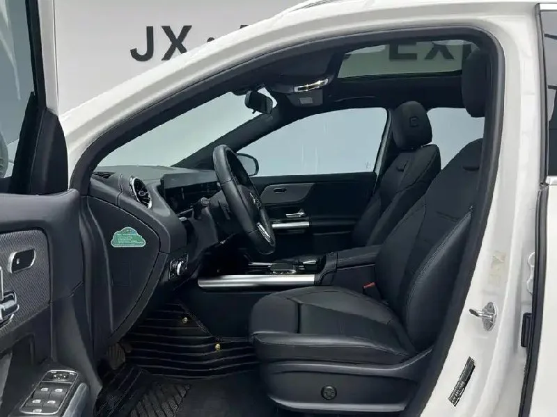Mercedes GLA 180