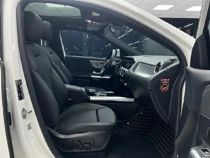 Mercedes GLA 180