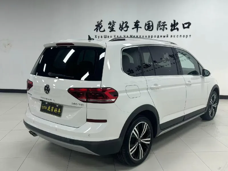 Volkswagen Touran L Cross Edition