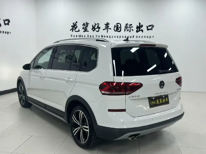 Volkswagen Touran L Cross Edition