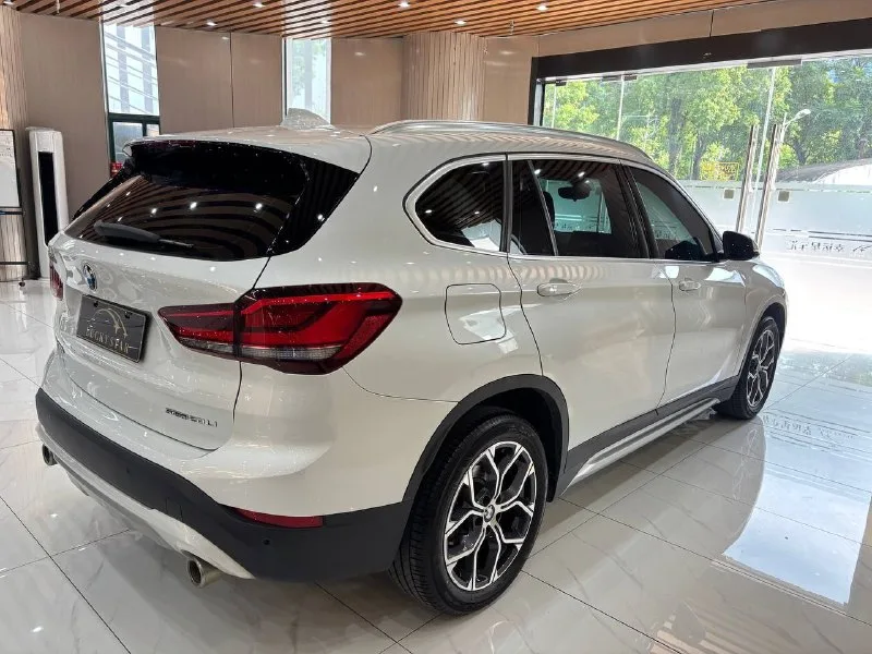 BMW X1 sDrive 20Li