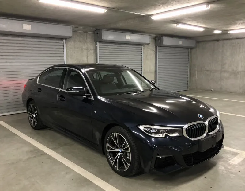 BMW 320i