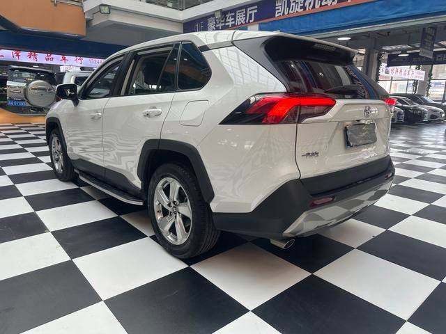Toyota RAV4 2021 из Китая - миниатюра 2